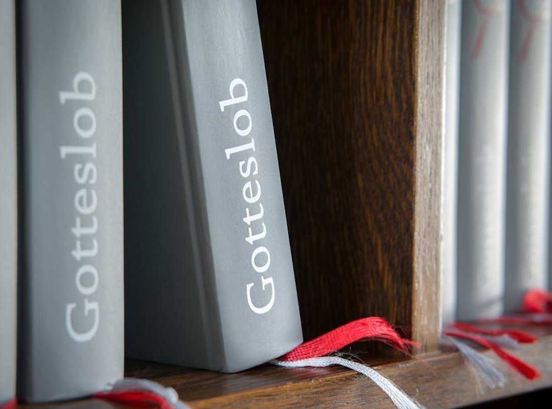 Playing the Haunting Melody of 'Celestica'